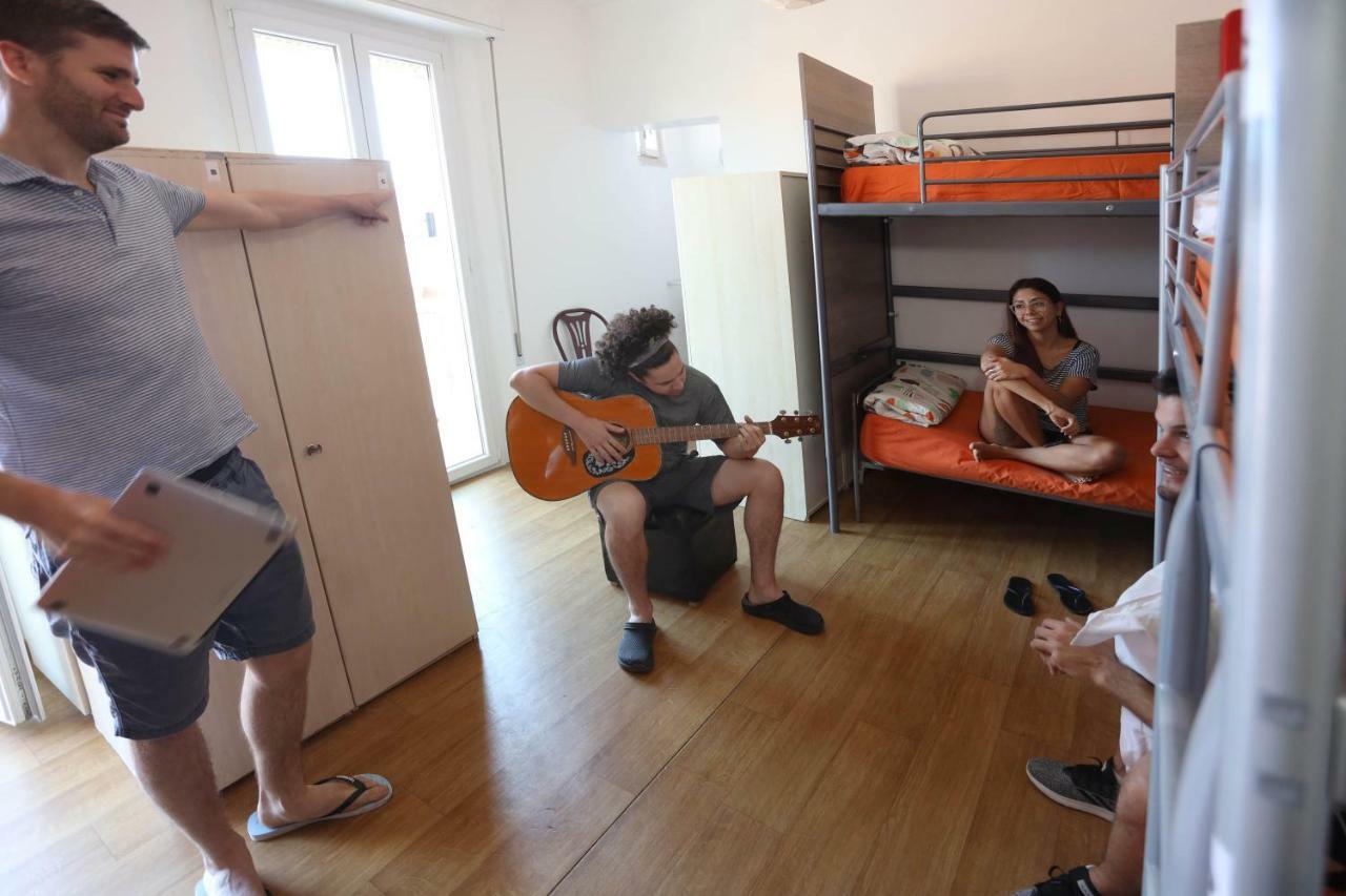Jammin' Hostel & Bar Rimini Oda fotoğraf